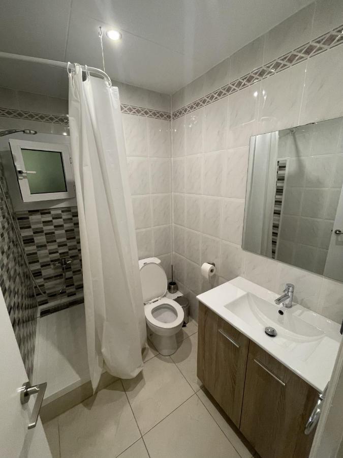 شقة روساس  في Apartamento A 200 M De La Playa المظهر الخارجي الصورة